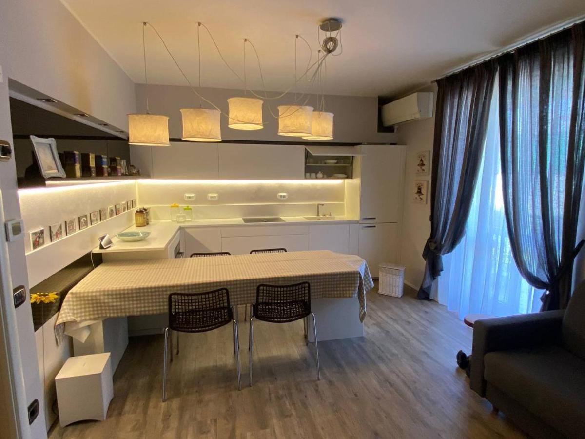 Desenzano Luxury Apartment Desenzano del Garda Ngoại thất bức ảnh