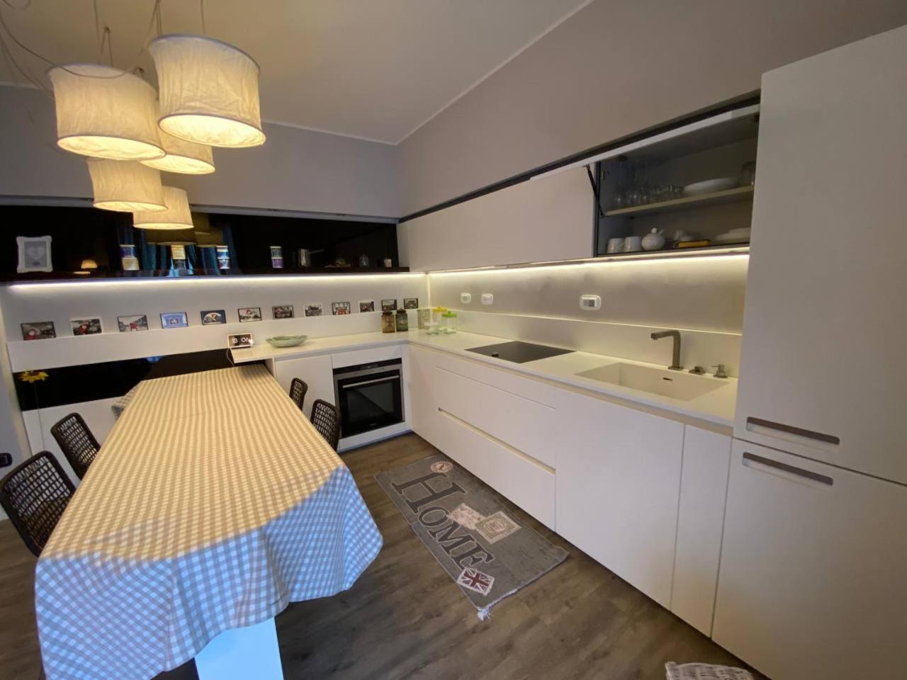 Desenzano Luxury Apartment Desenzano del Garda Ngoại thất bức ảnh