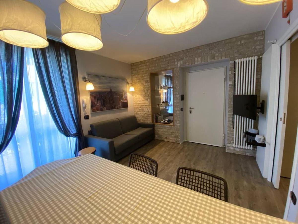 Desenzano Luxury Apartment Desenzano del Garda Ngoại thất bức ảnh
