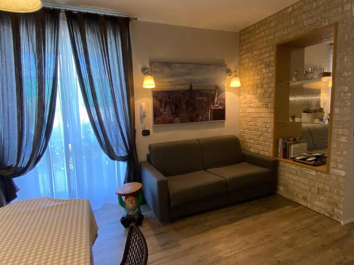 Desenzano Luxury Apartment Desenzano del Garda Ngoại thất bức ảnh